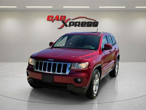 Used 2013 Jeep Grand Cherokee Laredo image 2