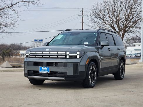 Used 2025 Hyundai Santa Fe SEL image 3