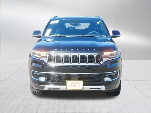 Certified 2022 Jeep Wagoneer Series II w/ Convenience Group I AWD/4WD image 2
