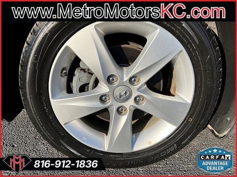 Used 2013 Hyundai Elantra GLS w/ Preferred Pkg FWD image 11