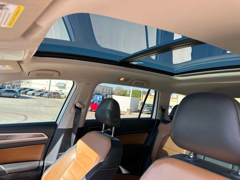 Used 2019 Volkswagen Atlas SEL Premium image 9