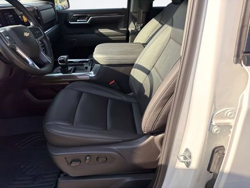 Used 2025 Chevrolet Silverado 1500 LT w/ Z71 Off-Road Package AWD/4WD image 19