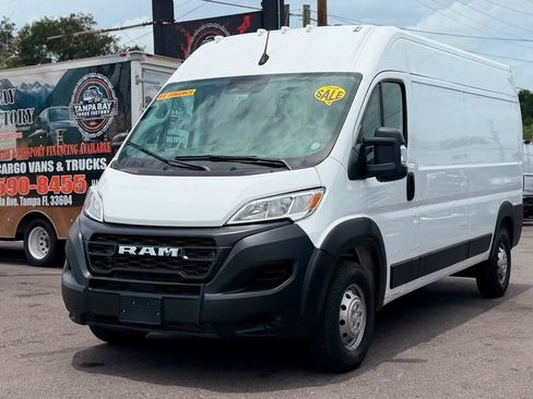 Used 2023 RAM ProMaster 2500 FWD image 1