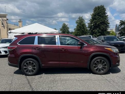 Used 2015 Toyota Highlander LE AWD/4WD image 6