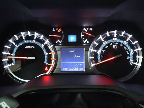 Used 2019 Toyota 4Runner TRD Off-Road Premium AWD/4WD image 27