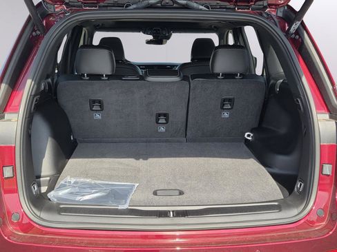 New 2025 Jeep Grand Cherokee Altitude RWD image 30