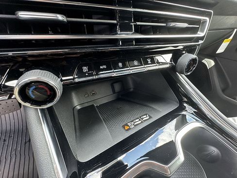 New 2025 Chevrolet Traverse LT w/ Driver Confidence Package image 20