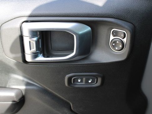 Used 2020 Jeep Wrangler Sport AWD/4WD image 29
