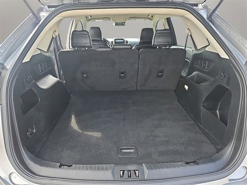 Used 2021 Ford Edge SEL image 13