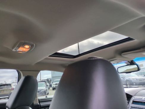 Used 2010 Ford Taurus SEL image 21