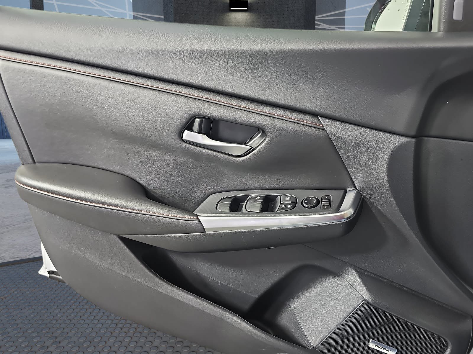 Used 2025 Nissan Sentra SR w/ SR Premium Package FWD image 23