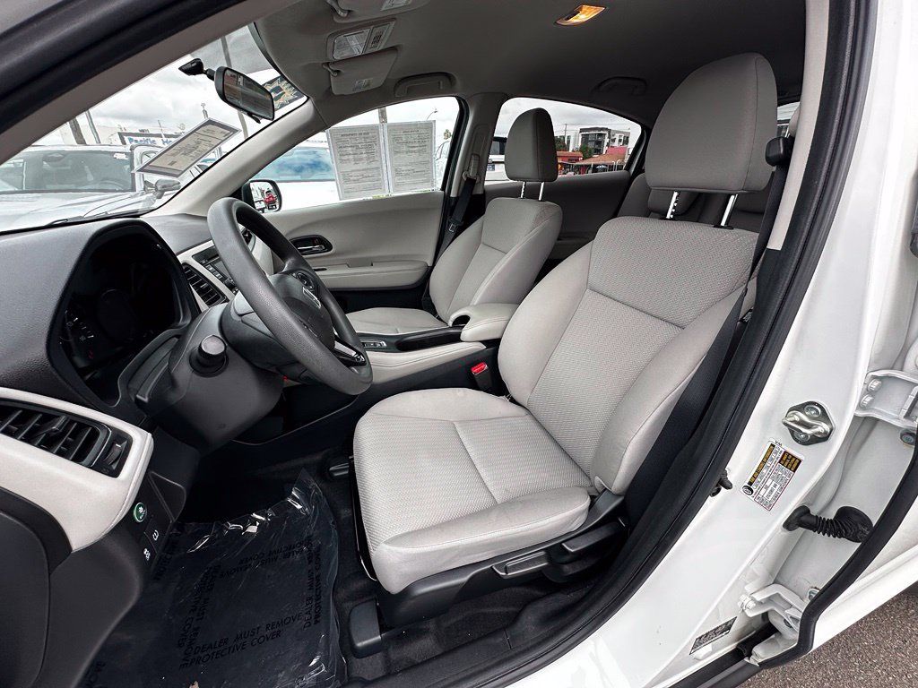 Used 2017 Honda HR-V LX image 21