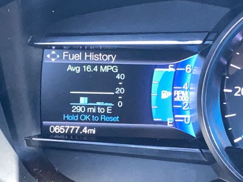 Used 2018 Ford Explorer XLT w/ Equipment Group 201A AWD/4WD image 19