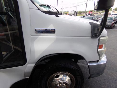 Used 2011 Ford E-350 and Econoline 350 Super Duty w/ Shuttle Bus Prep Pkg image 6