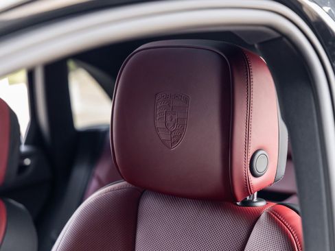 New 2026 Porsche Macan image 27