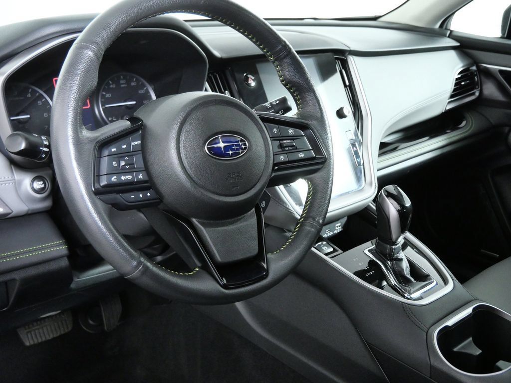 Used 2025 Subaru Outback Onyx Edition AWD/4WD image 17