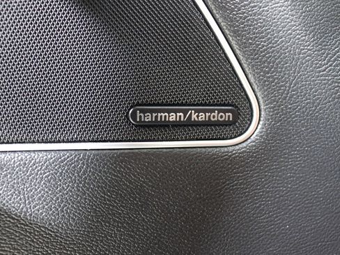 Used 2017 Maserati Levante S image 31