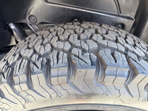 Certified 2022 Jeep Wrangler Unlimited Rubicon w/ Xtreme Recon 35" Tire Package image 13