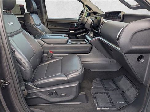 Used 2025 Ford Expedition Platinum w/ Stealth Performance Package image 19