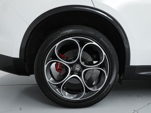 New 2025 Alfa Romeo Stelvio Sprint w/ Veloce Package AWD/4WD image 21