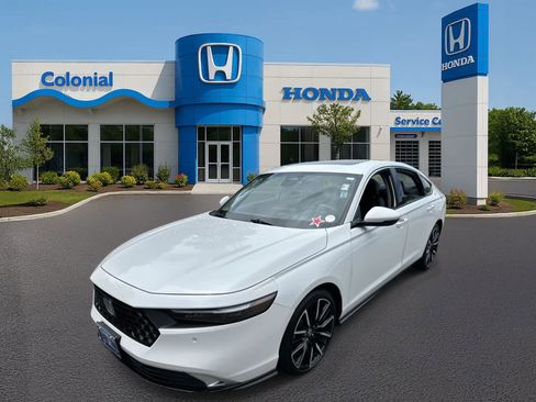 Certified 2023 Honda Accord Touring image 2