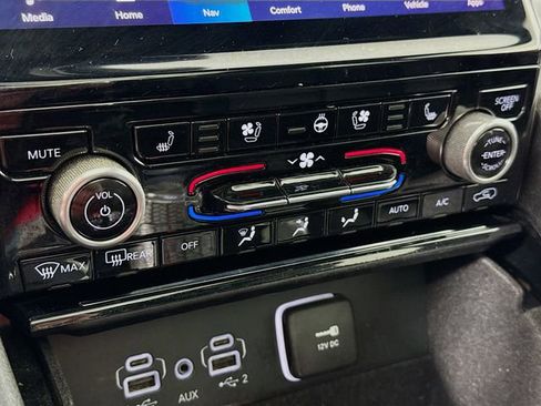 Used 2022 Jeep Grand Cherokee Overland image 16