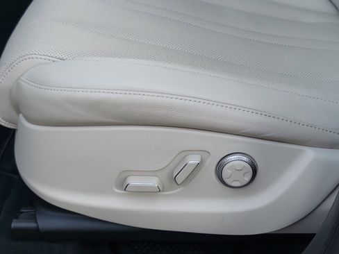 Certified 2025 Genesis GV80 2.5T Select image 17