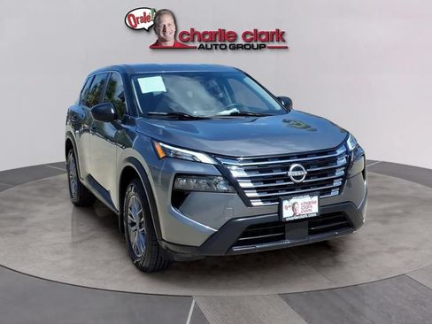 Used 2024 Nissan Rogue S FWD image 7