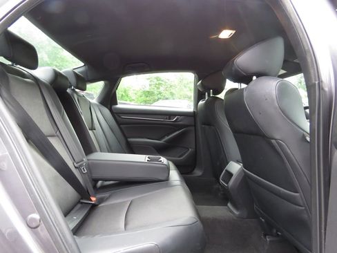 Used 2018 Honda Accord Sport image 16