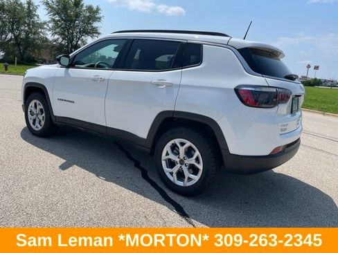 Used 2025 Jeep Compass Latitude AWD/4WD image 3