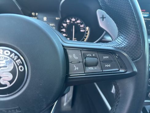 Used 2022 Alfa Romeo Stelvio Veloce image 32