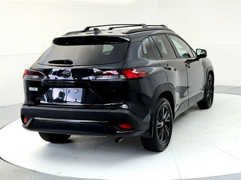 Used 2024 Toyota Corolla Cross AWD Hybrid w/ Moonroof Package image 5
