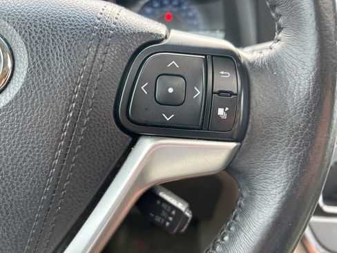 Used 2017 Toyota Sienna XLE w/ XLE Navigation Package image 29