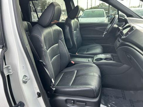 Used 2022 Honda Pilot TrailSport image 16