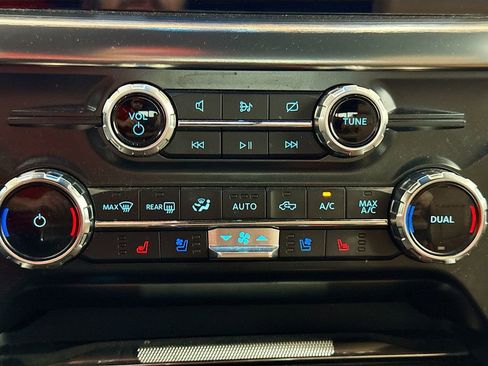 Used 2022 Ford F150 Lariat image 19