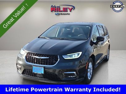 Used 2023 Chrysler Pacifica Touring-L