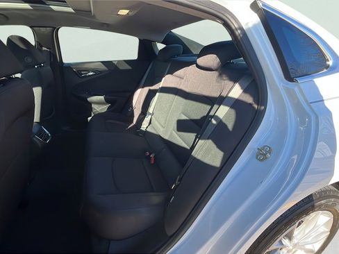 Used 2024 Chevrolet Malibu LT image 17