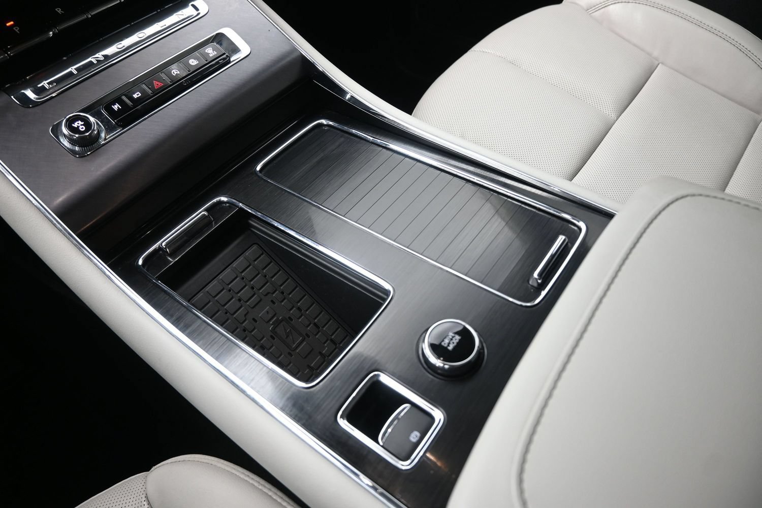 Used 2025 Lincoln Aviator 2WD image 9