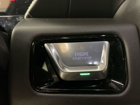 Used 2025 GMC Yukon Elevation image 16