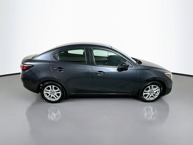 Used 2017 Toyota Yaris iA FWD image 8