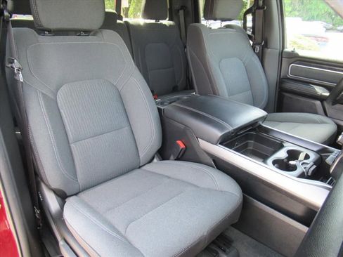 Used 2023 RAM 1500 Big Horn AWD/4WD image 9