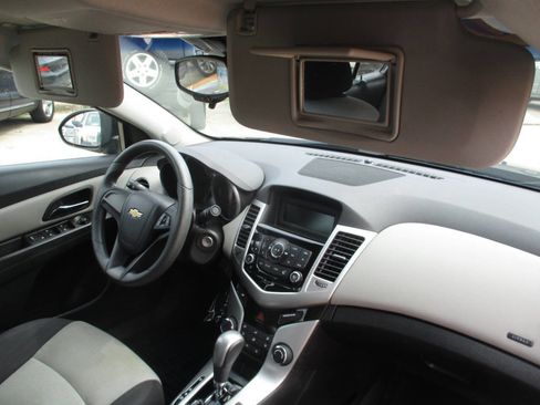 Used 2016 Chevrolet Cruze LS image 34