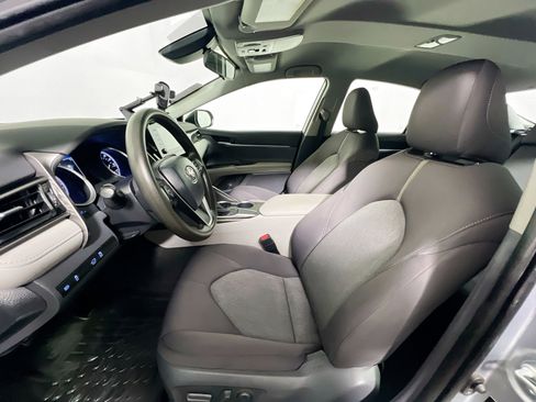 Used 2021 Toyota Camry LE image 14