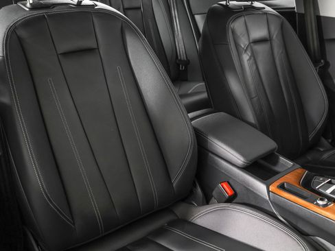 Used 2023 Audi A4 2.0T Premium w/ Convenience Package image 48