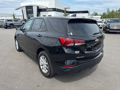 Used 2024 Chevrolet Equinox LS w/ LS Convenience Package image 3
