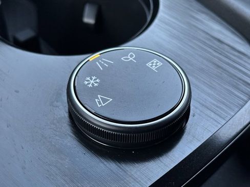 Certified 2023 Nissan Rogue SV image 33