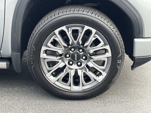 Used 2025 GMC Sierra 1500 Denali Ultimate image 9