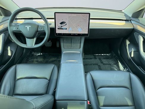Used 2023 Tesla Model 3 Standard Range image 10