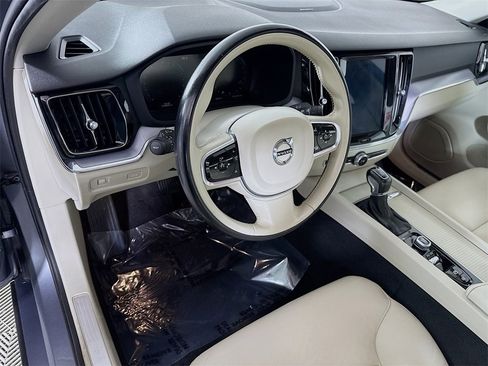 Used 2020 Volvo S60 T6 Momentum image 20