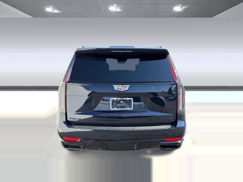 Certified 2022 Cadillac Escalade Sport Platinum w/ Heavy-Duty Trailer Package AWD/4WD image 9